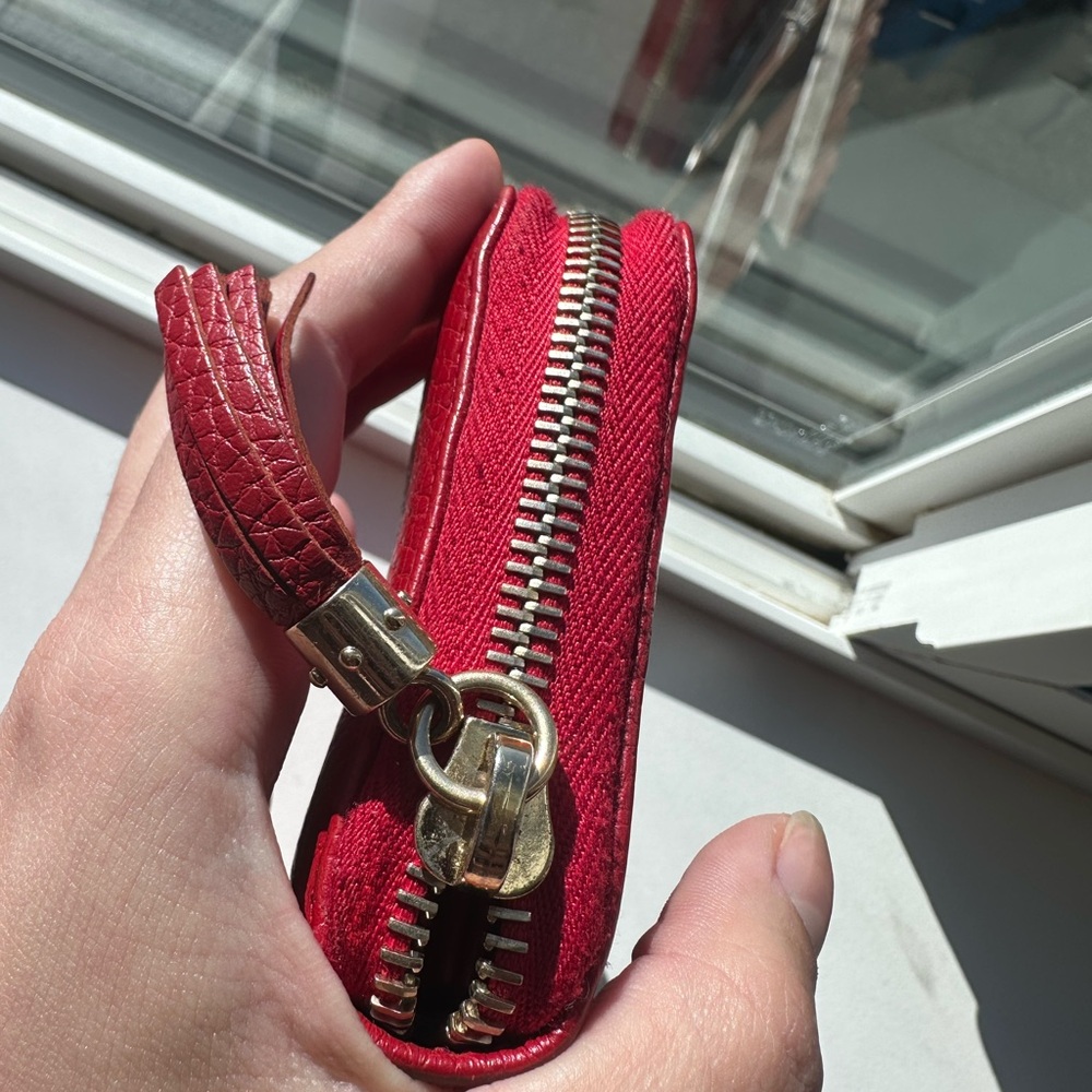 GUCCI Soho Leather Women's Red Long Zip Wallet 
100% authentic - Picture 5 of 9
